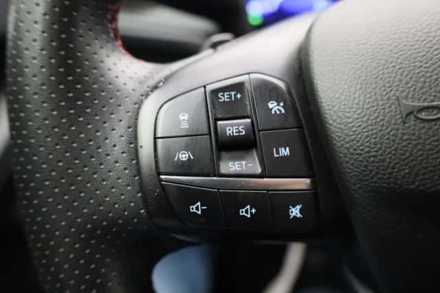 Ford Focus (2022) thumbnail 21