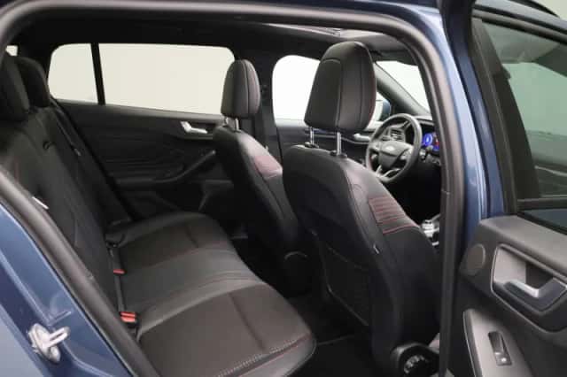 Ford Focus (2022) thumbnail 43