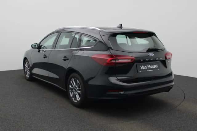 Ford Focus (2023) thumbnail 2