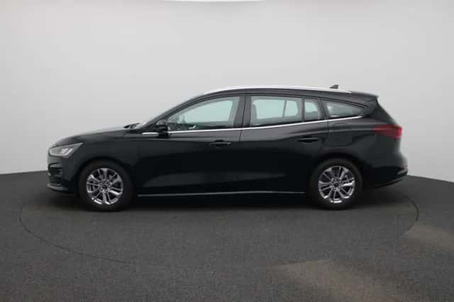 Ford Focus (2023) thumbnail 4