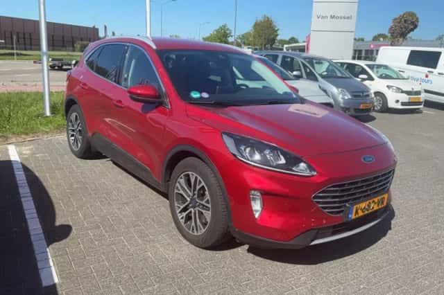 Ford Kuga (2021) thumbnail 5