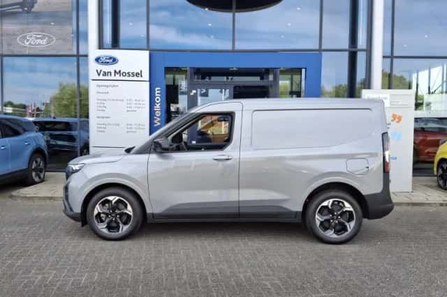 Ford E-Transit Courier (2026) thumbnail 3