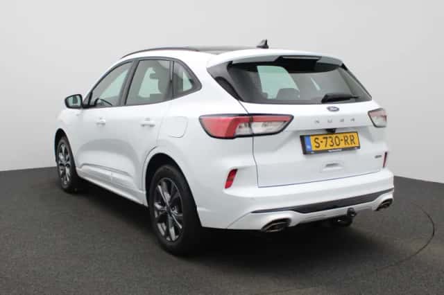 Ford Kuga (2023) thumbnail 2