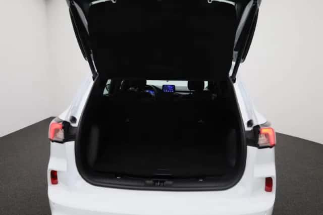 Ford Kuga (2023) thumbnail 11