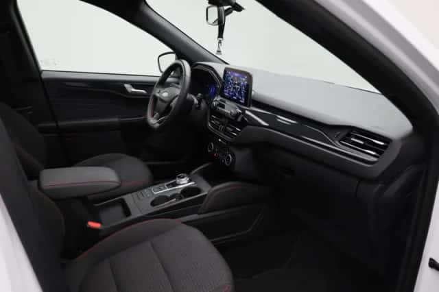 Ford Kuga (2023) thumbnail 34