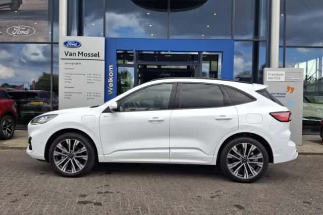 Ford Kuga (2022) thumbnail 3