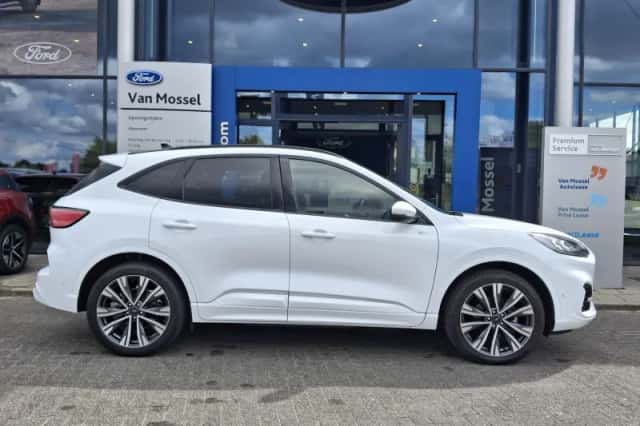 Ford Kuga (2022) thumbnail 4