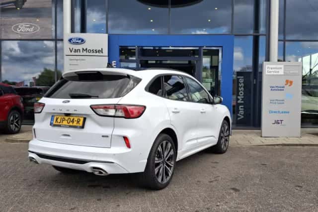 Ford Kuga (2022) thumbnail 5