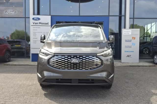 Ford E-Transit Custom (2026) thumbnail 2