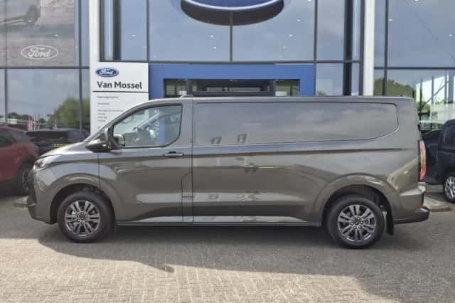 Ford E-Transit Custom (2026) thumbnail 3