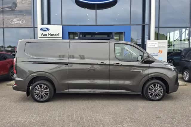 Ford E-Transit Custom (2026) thumbnail 4