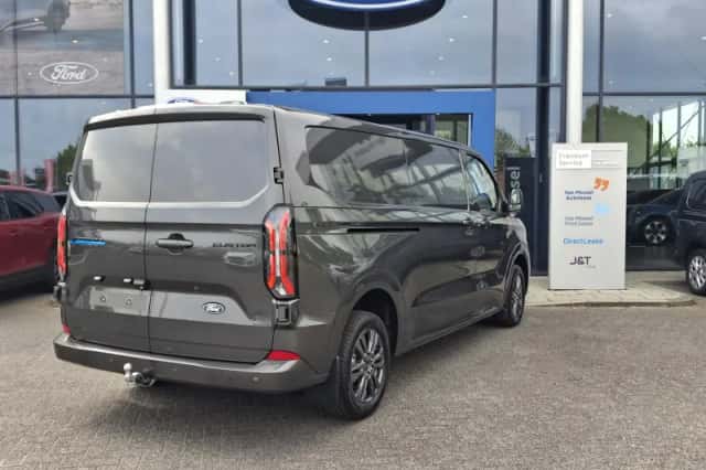 Ford E-Transit Custom (2026) thumbnail 5