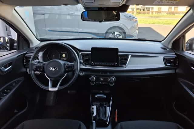 Kia Rio (2021) thumbnail 10