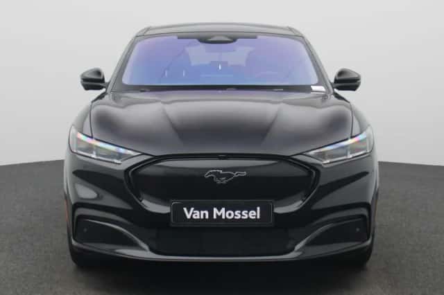 Ford Mustang Mach-E (2023) thumbnail 3