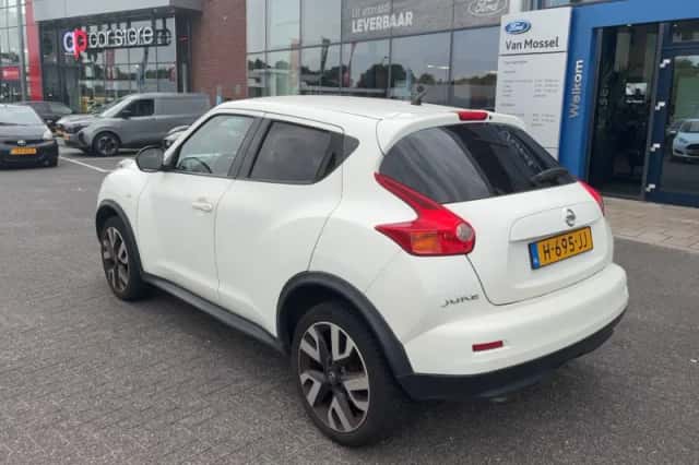 Nissan Juke (2013) thumbnail 3
