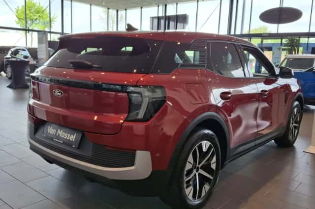 Ford Explorer (2026) thumbnail 3