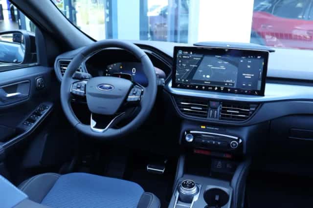 Ford Kuga (2026) thumbnail 5