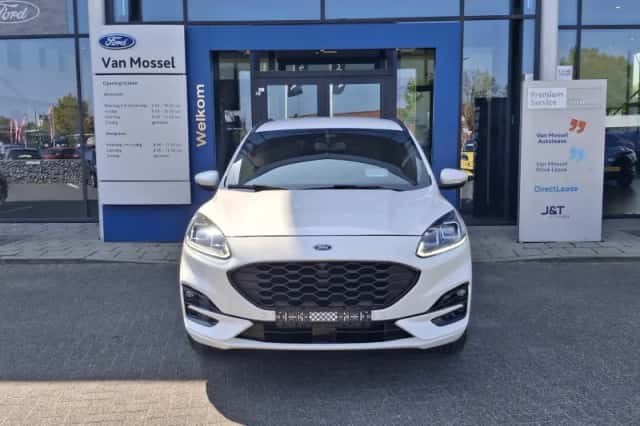 Ford Kuga (2021) thumbnail 2