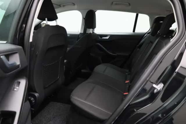 Ford Focus (2022) thumbnail 10