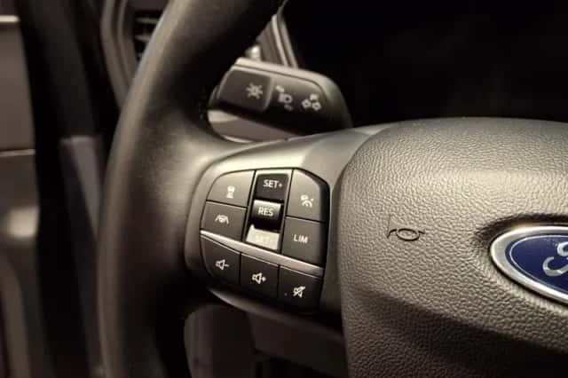 Ford Kuga (2022) thumbnail 16