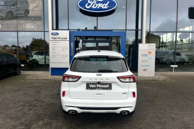Ford Kuga (2022) thumbnail 4