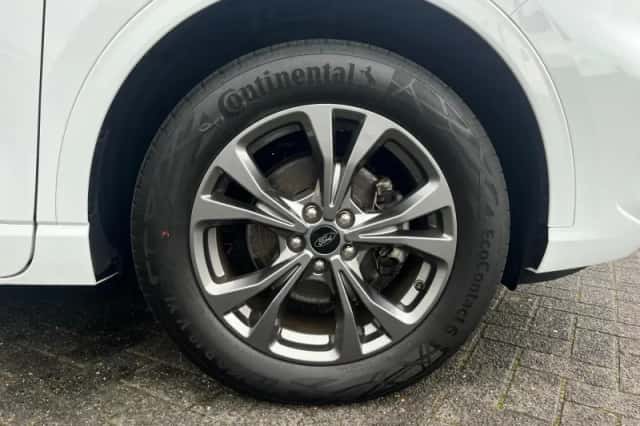 Ford Kuga (2022) thumbnail 9