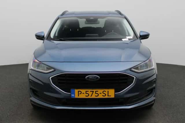Ford Focus (2022) thumbnail 3