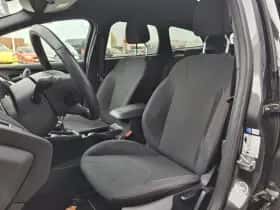 Ford Focus thumbnail 8