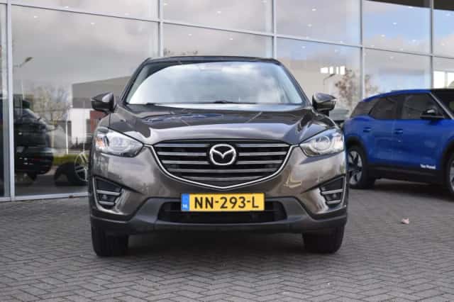 Mazda CX-5 (2017) thumbnail 2
