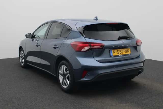 Ford Focus (2022) thumbnail 2