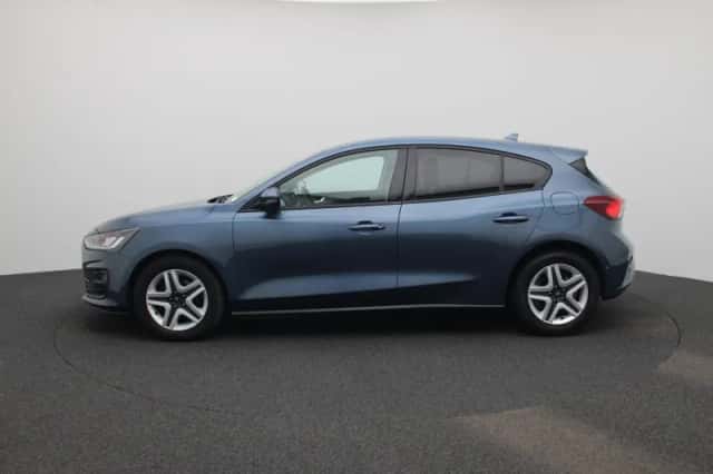 Ford Focus (2022) thumbnail 4