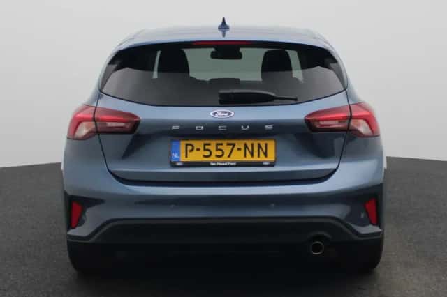 Ford Focus (2022) thumbnail 5