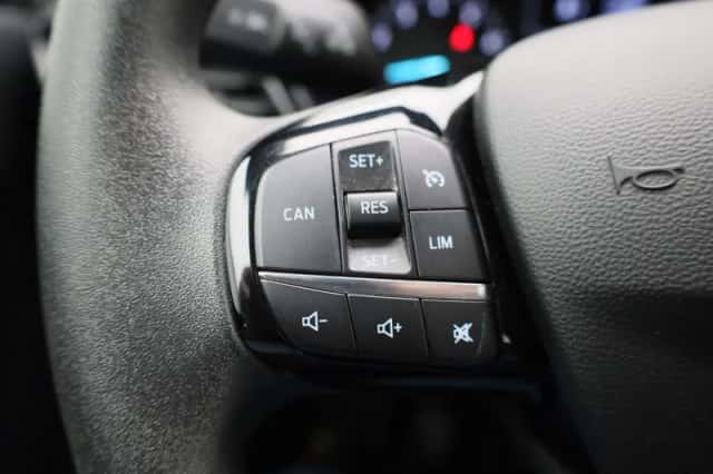 Ford Fiesta (2021) thumbnail 18