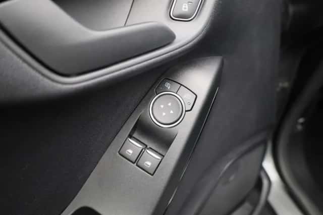 Ford Fiesta (2021) thumbnail 25
