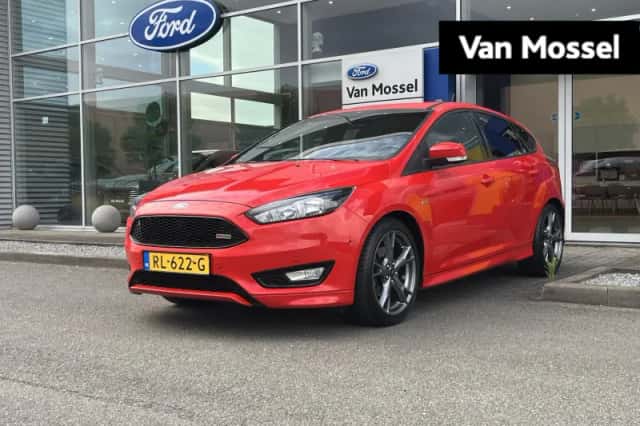 Ford Focus (2018) thumbnail 1