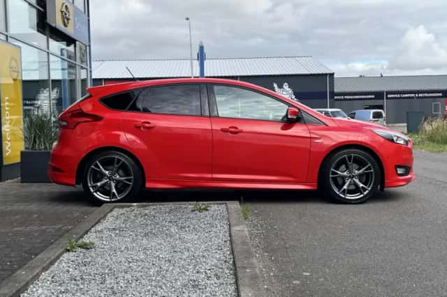 Ford Focus (2018) thumbnail 4
