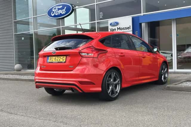 Ford Focus (2018) thumbnail 5