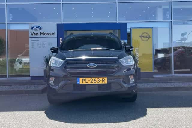 Ford Kuga (2017) thumbnail 2