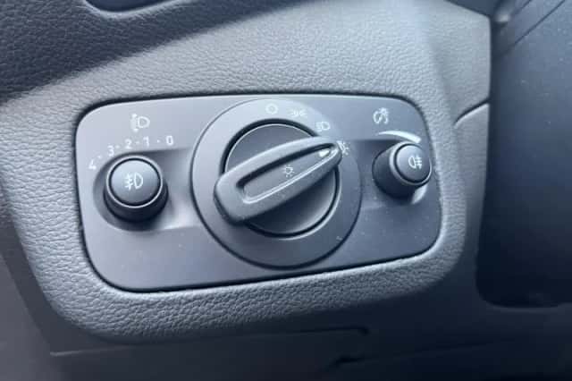 Ford Kuga (2017) thumbnail 15