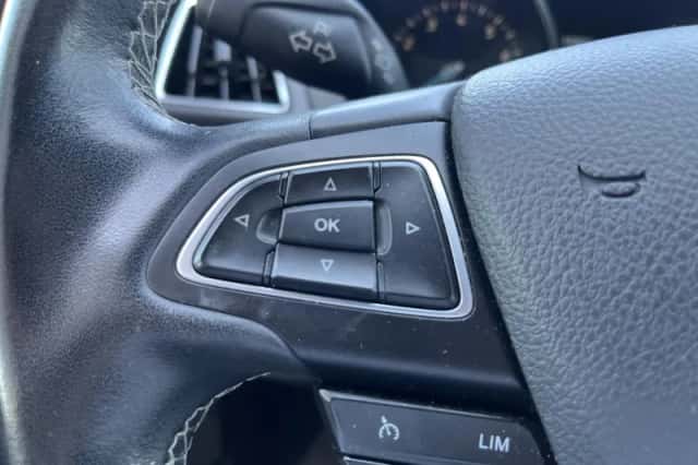 Ford Kuga (2017) thumbnail 16