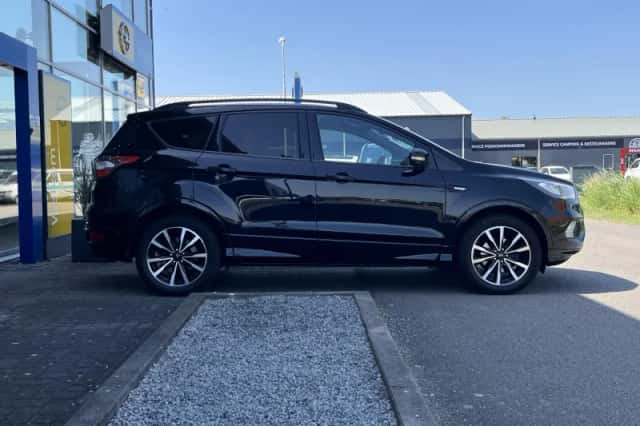 Ford Kuga (2017) thumbnail 4