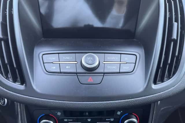 Ford Kuga (2017) thumbnail 31