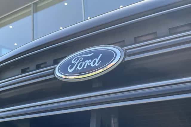 Ford Kuga (2017) thumbnail 9