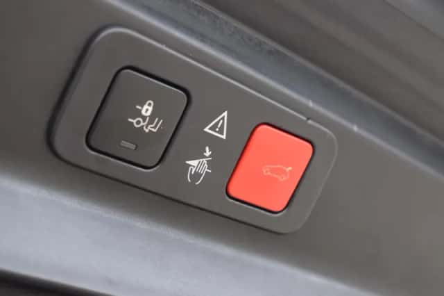 Peugeot 5008 (2018) thumbnail 11