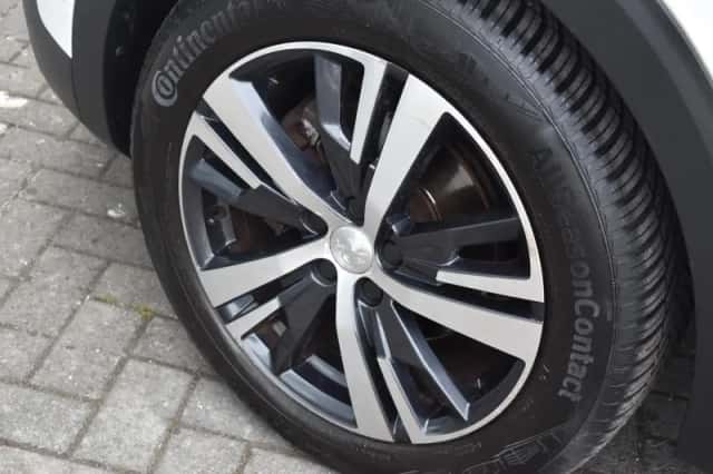Peugeot 5008 (2018) thumbnail 14