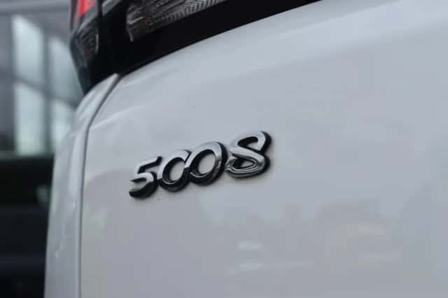 Peugeot 5008 (2018) thumbnail 16