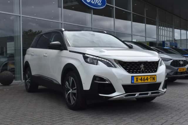 Peugeot 5008 (2018) thumbnail 3
