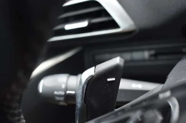 Peugeot 5008 (2018) thumbnail 23