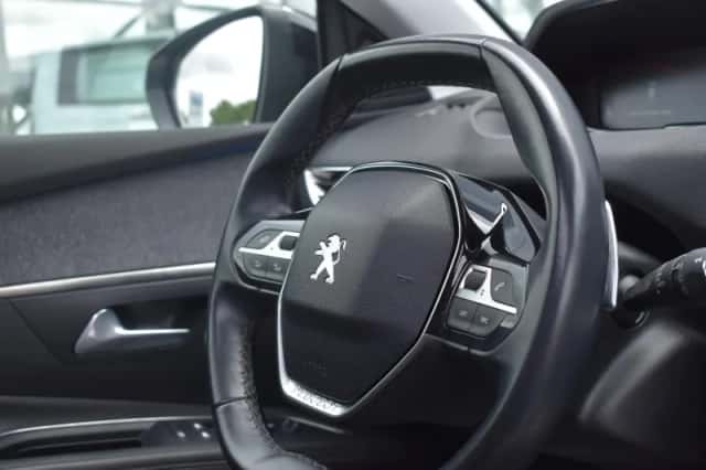 Peugeot 5008 (2018) thumbnail 27