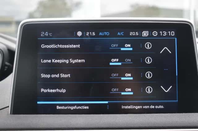 Peugeot 5008 (2018) thumbnail 35